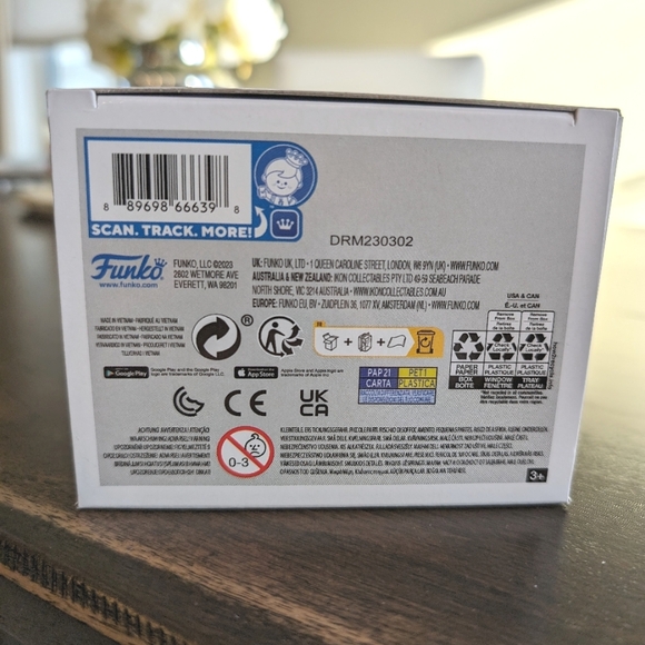 Pokemon Glaceon Funko Special Edition Flocked NEW #921 - Picture 5 of 7